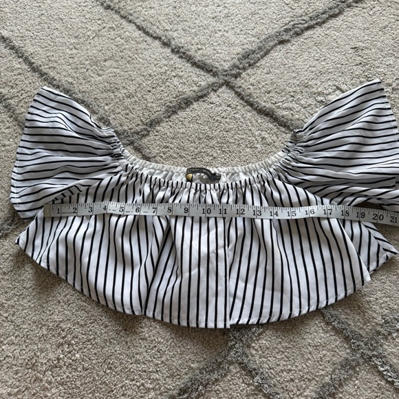 House of Harlow Bree crop top Black and White ruffle stripped off shoulder small - Picture 8 of 11